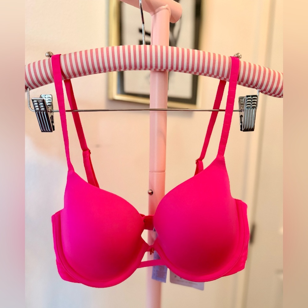 SAVAGE FENTY LINGERIE BY RIHANNA TSHIRT BRA- NWT